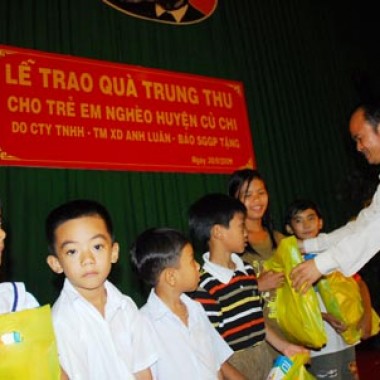 Trung thu ở đất thép Anh hùng